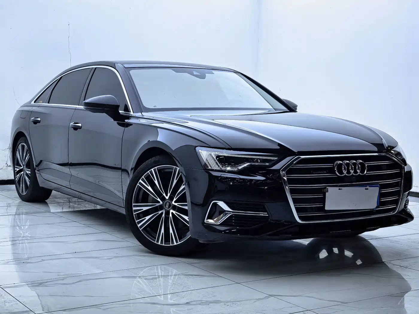 Фото 3 - Audi A6L
