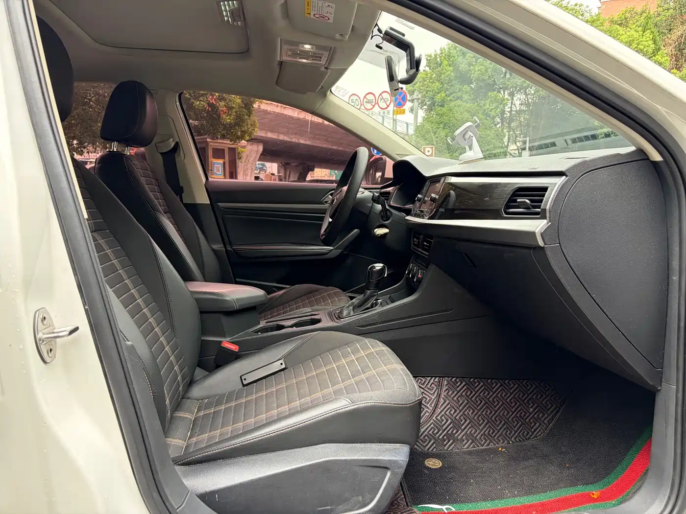 Фото 9 - Volkswagen Lavida