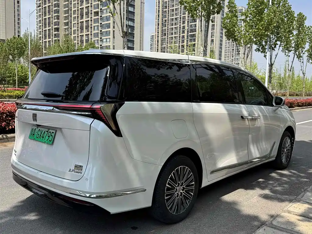 BUICK GL8 NEW ENERGY