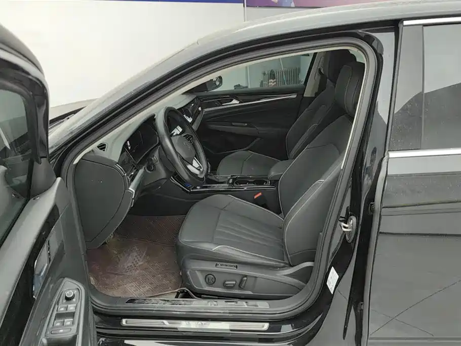 Volkswagen Passat 2024 380TSI Starlight Dragon Soaring Edition фото 9