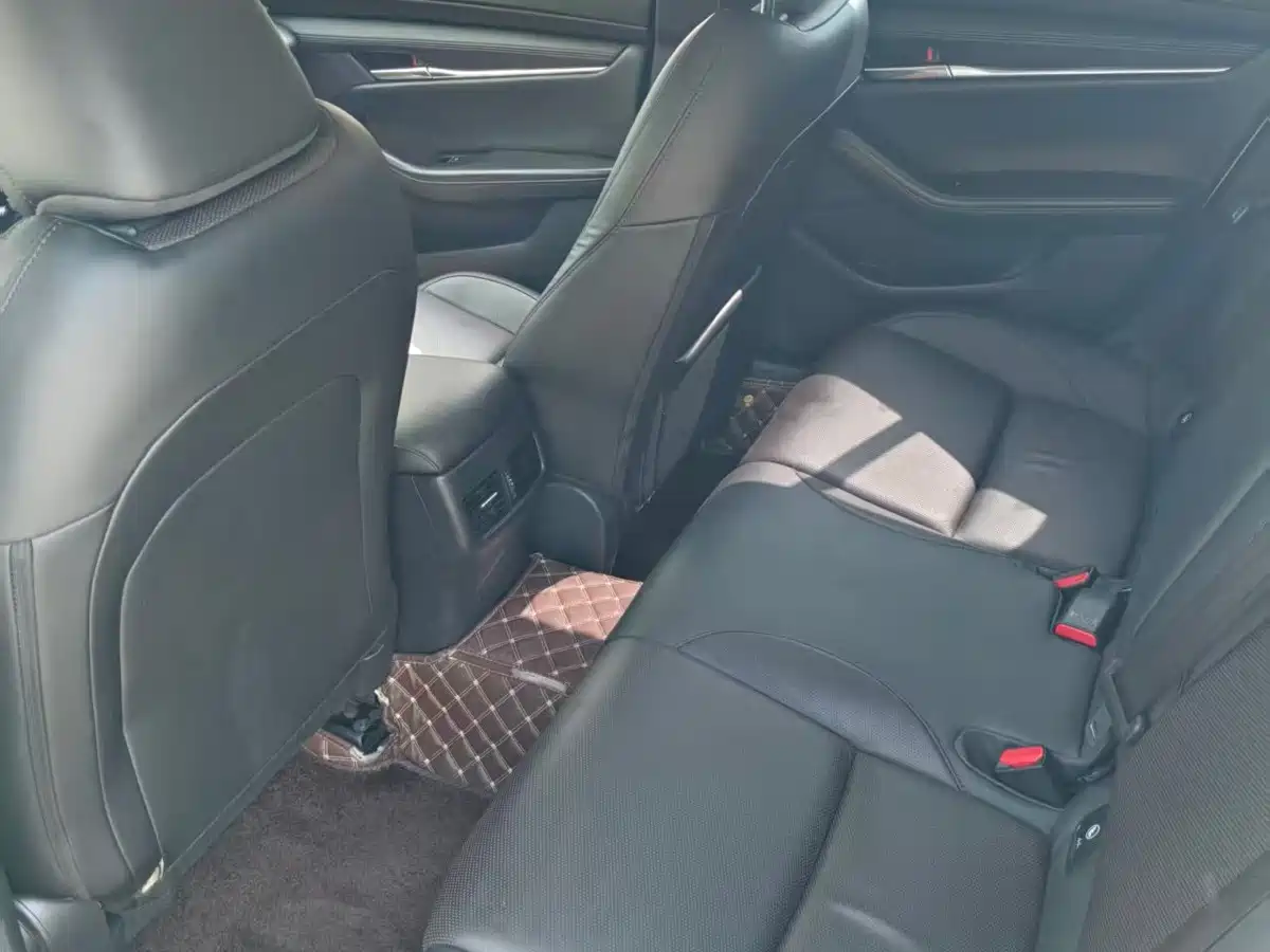Фото 9 - Mazda Mazda 3