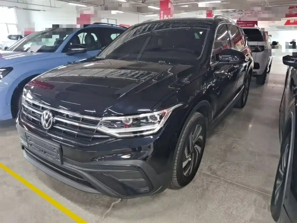 Фото 2 - Volkswagen Tiguan L