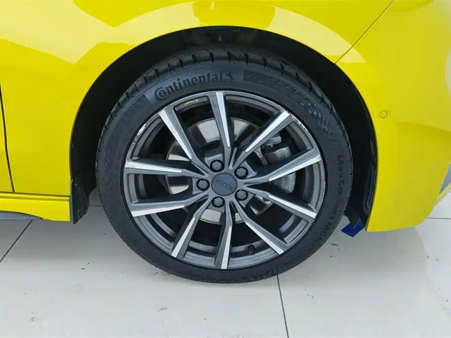 Lynk & Co 03 2021 03+ 2.0TD Auto Wind Rider Edition фото 6
