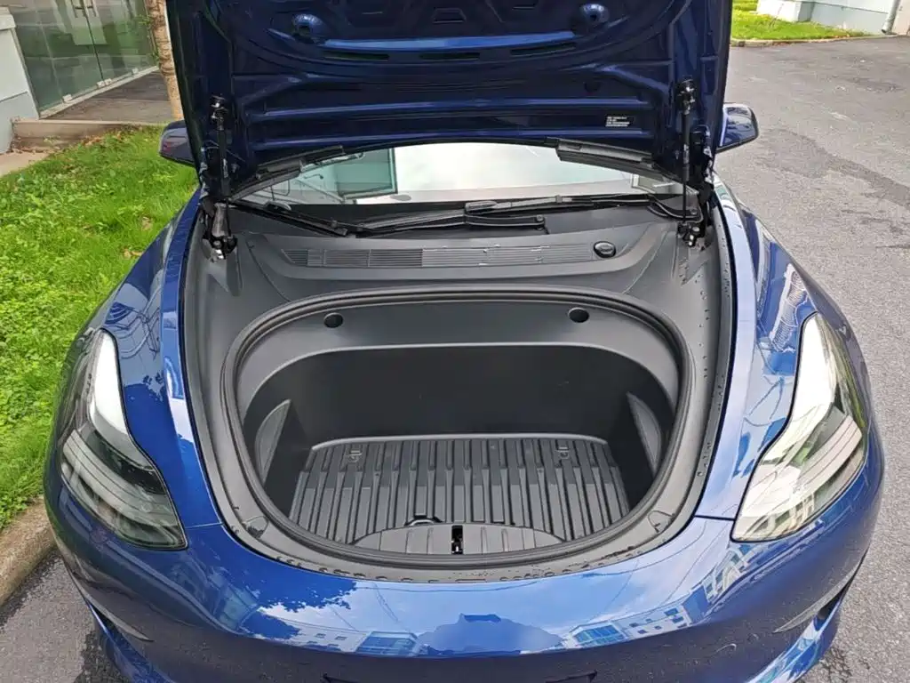 Фото 20 - Tesla Model 3