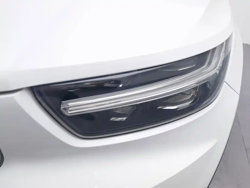 Volvo XC40 (Import) 2018 2019 T4 AWD Dawn Ice White