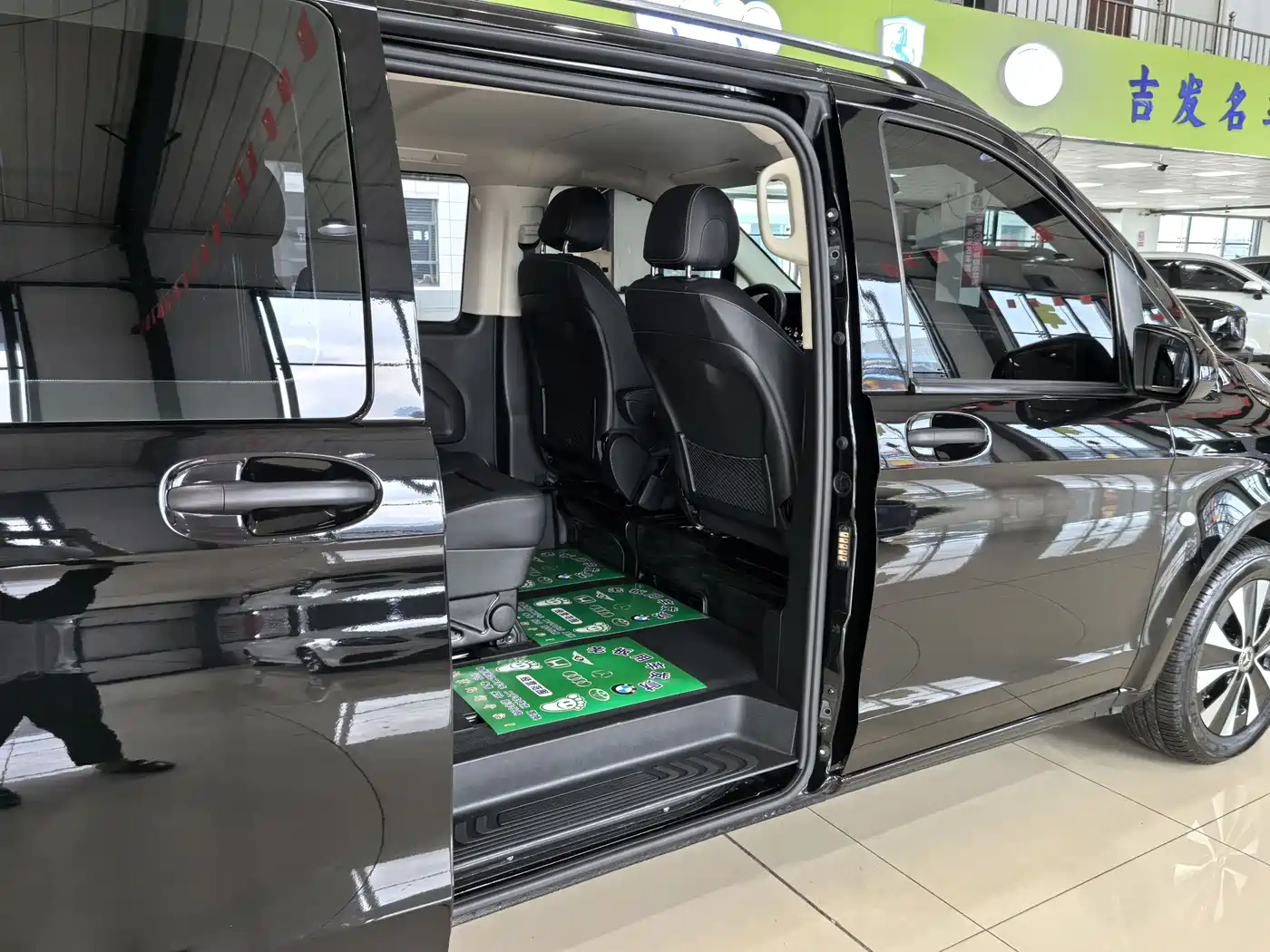 Mercedes-Benz Vito 2021 2.0T Elite 7-Seater фото 10