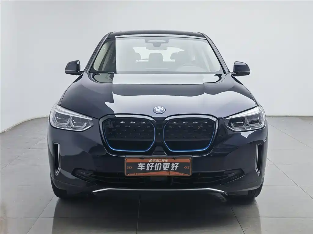 BMW iX3 2021 Leading фото 3