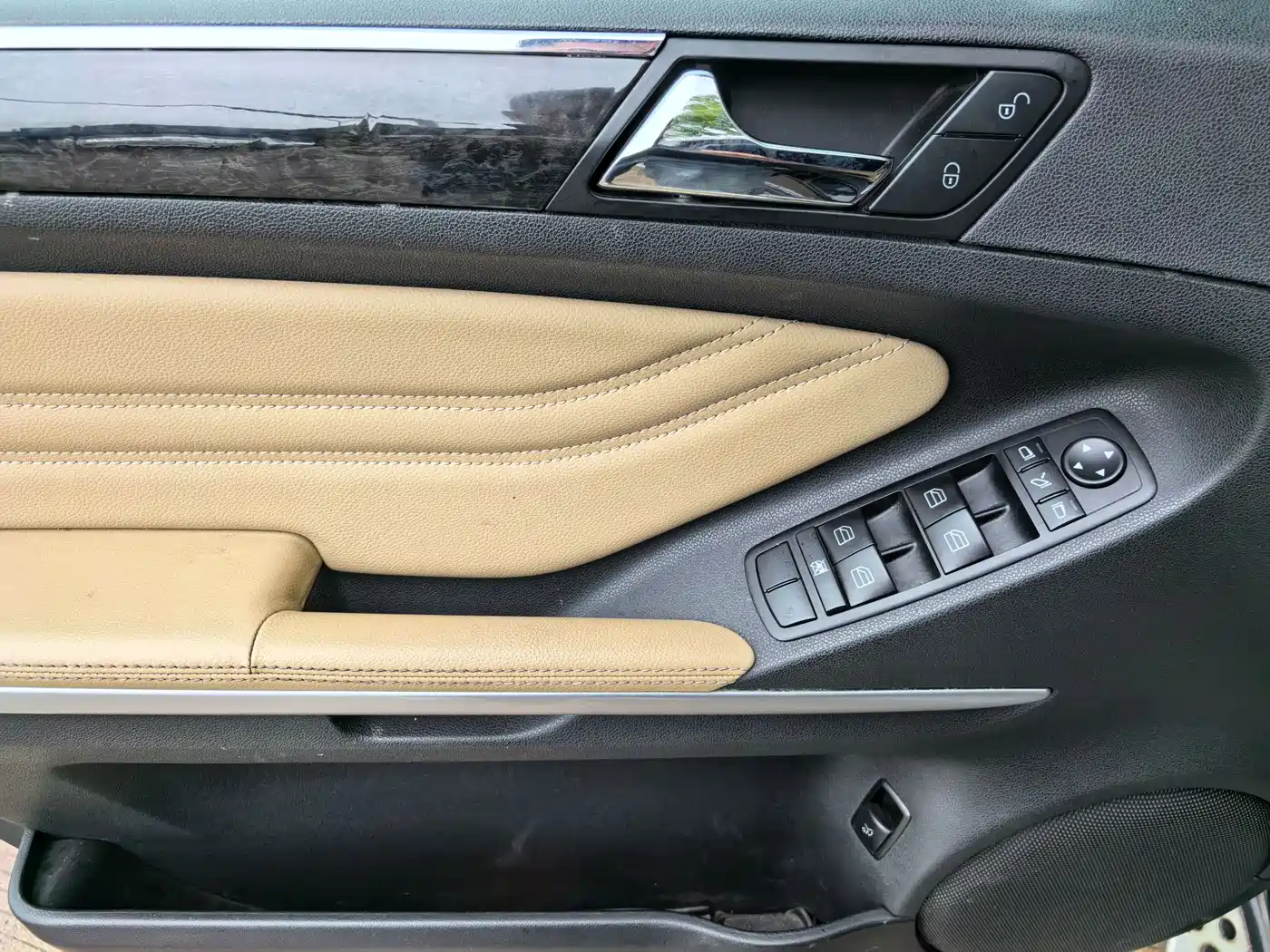 Mercedes-Benz M-Class 2010 ML 350 4MATIC Luxury фото 18