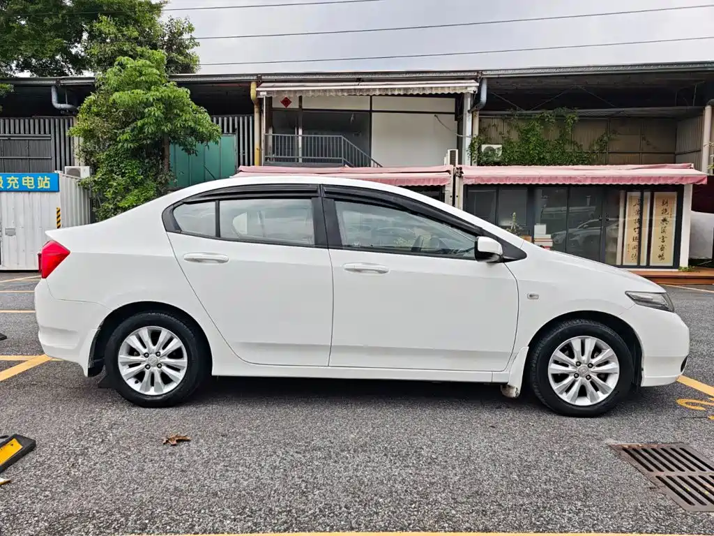 Honda City Classic 2014 2014 Trend 1.5L Automatic Elite Edition