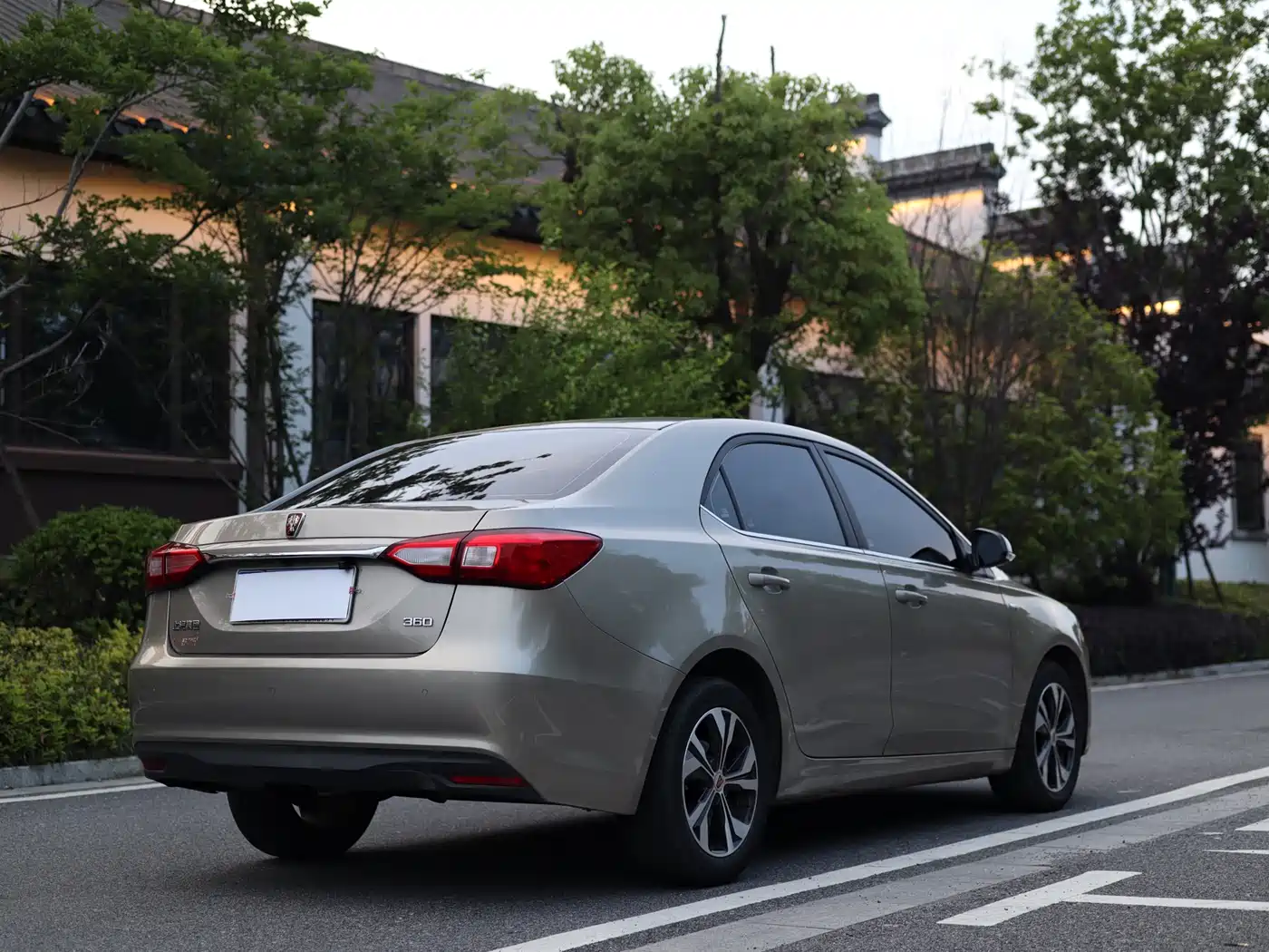 Roewe 360 2017 2017 1.5L Auto Luxury Edition