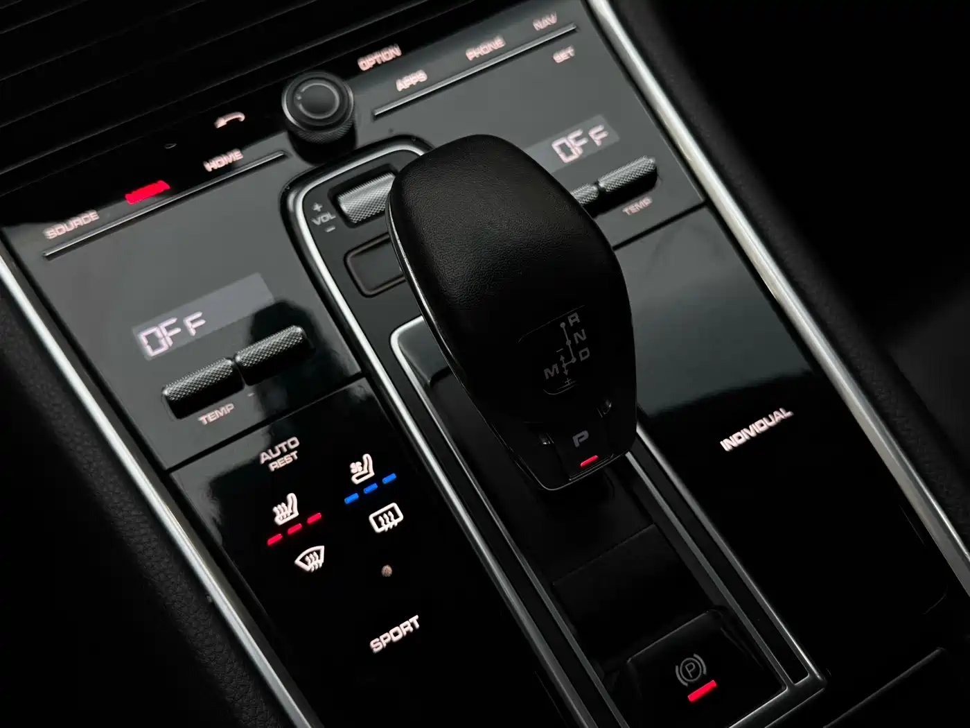 Porsche Panamera 2017 Panamera 3.0T фото 39