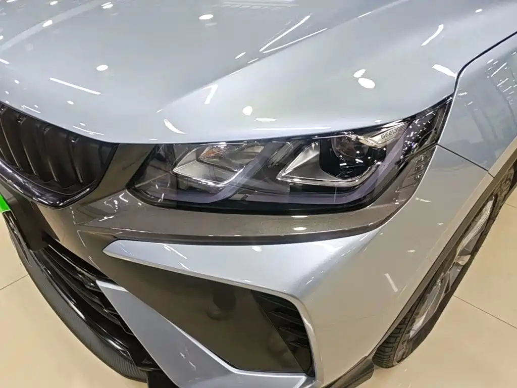Фото 24 - Geely Coolray