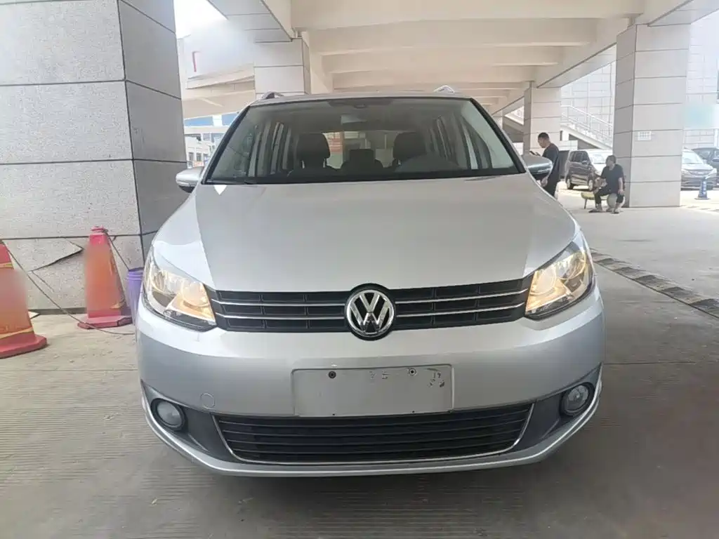 Volkswagen Touran 2016 2015 1.4T DSG Comfort Edition 5-seater