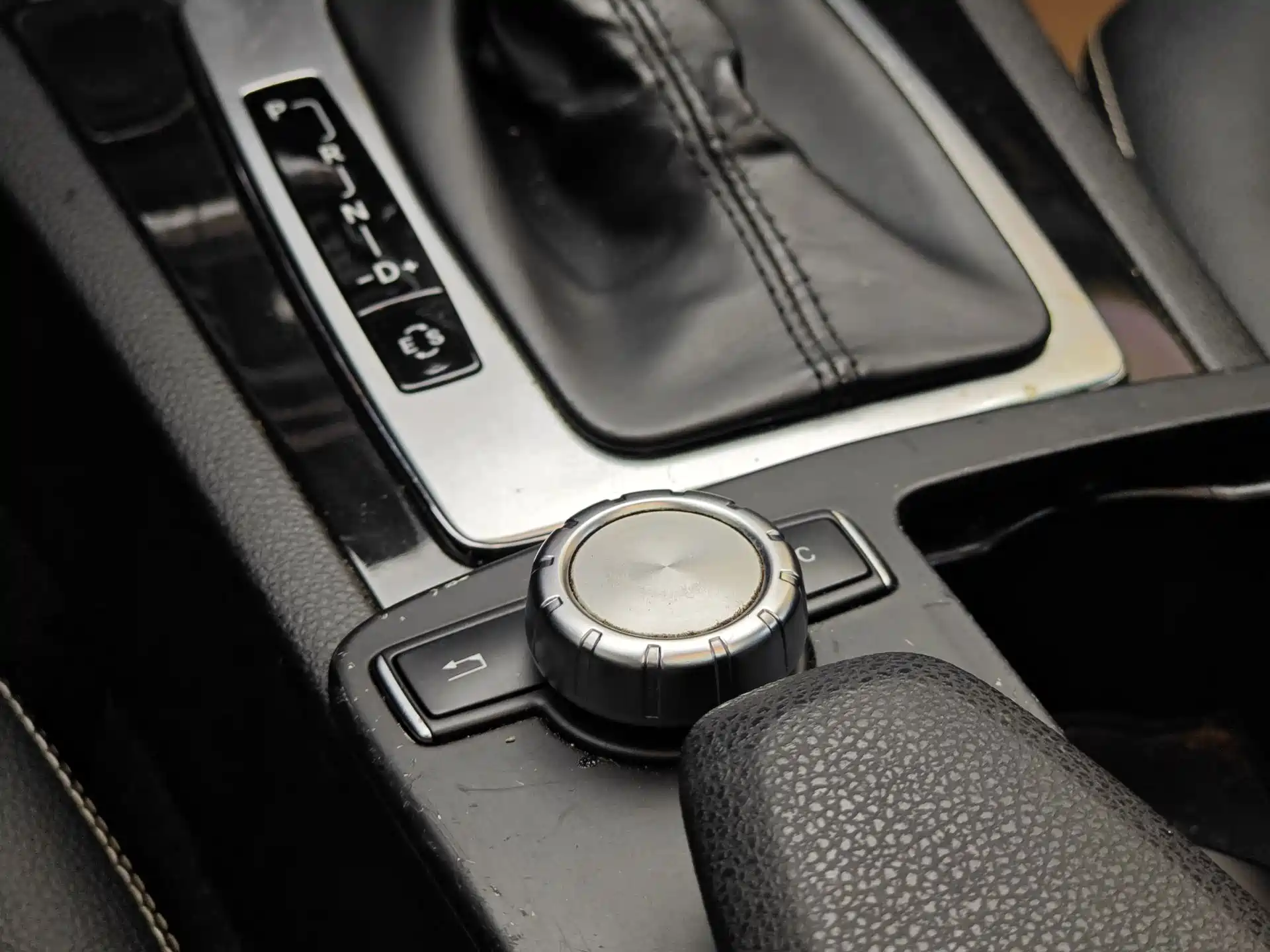 Фото 8 - Mercedes-Benz C-Class