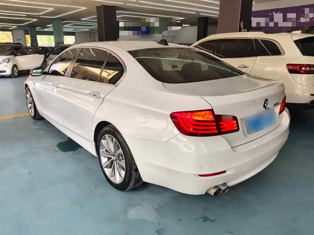 BMW 5 Series 2017 528Li Leading Edition фото 23