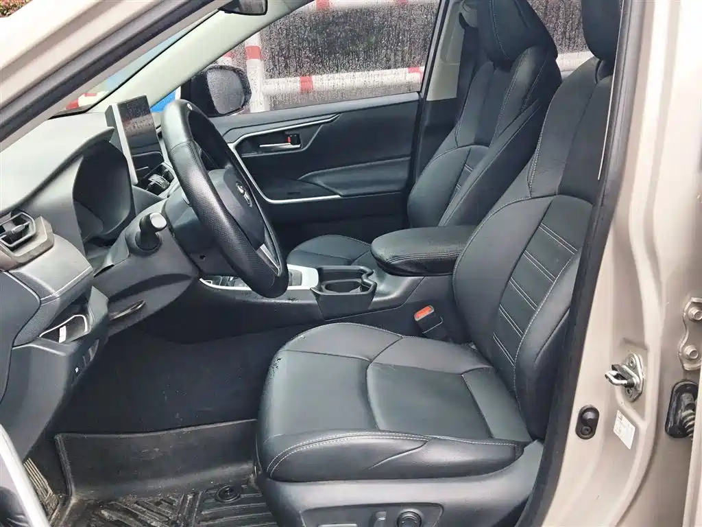 Toyota Wildlander 2020 2.0L CVT 2WD Luxury Edition фото 11
