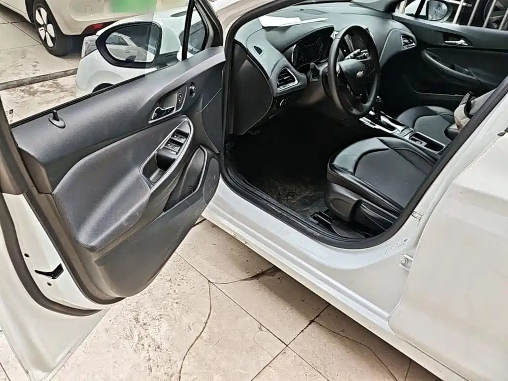 Chevrolet Cruze 2019 2018 Hatchback 320 Automatic Stylish Edition