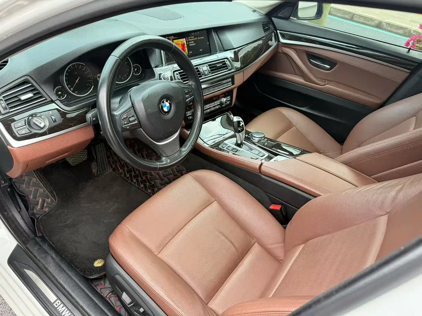 BMW 5 Series 2017 528Li Leading Edition фото 9