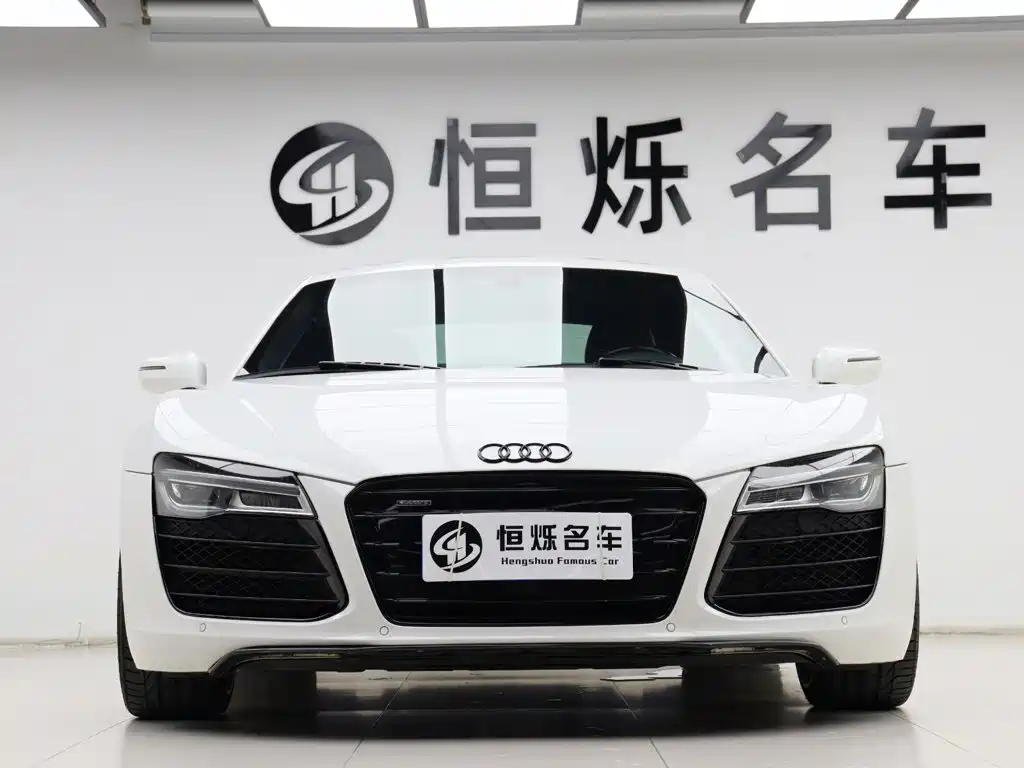 Фото 25 - Audi R8
