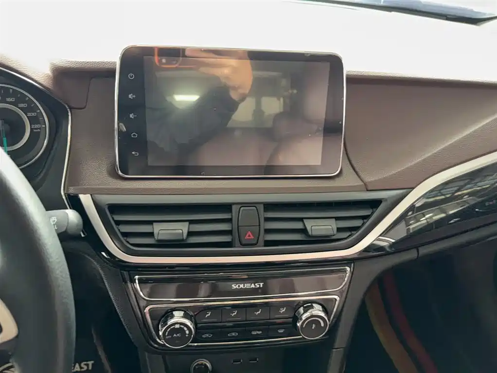 Soueast A5 Wing Dance 2019 2019 1.5L Manual Premium Edition China V