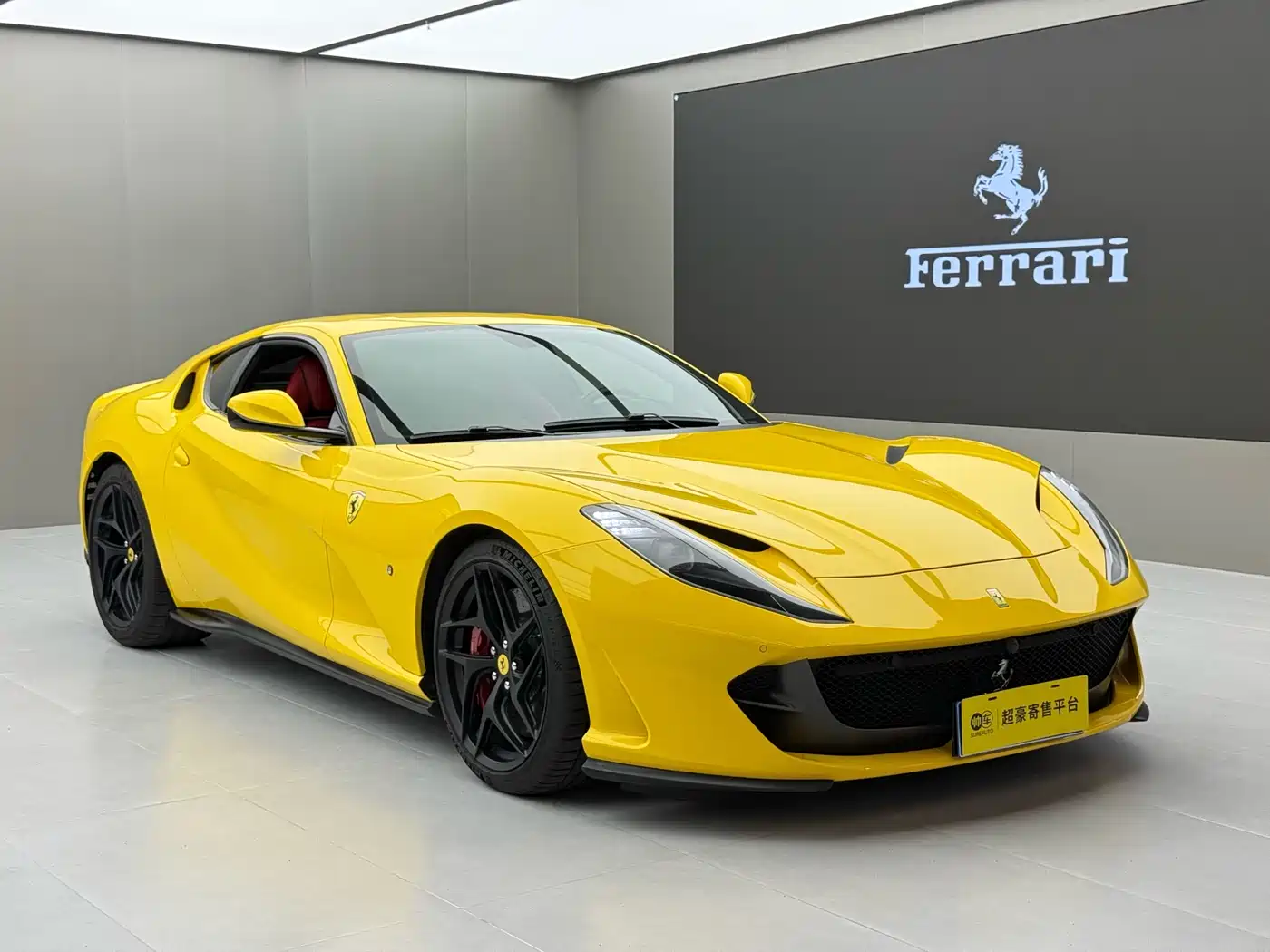 Ferrari 812 2018 2017 6.5L Superfast