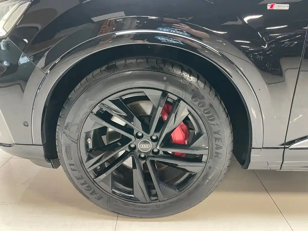 Audi Q7 2024 2023 45 TFSI quattro S line Sport