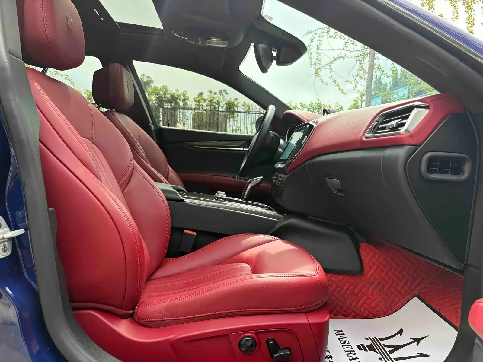 Photo 10 - Maserati Ghibli