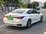 Фото 23 - Lexus ES