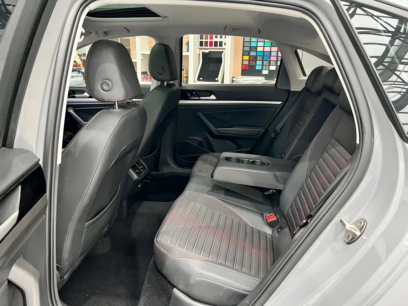 Volkswagen Lavida 2023 300TSI DSG Starlight Full Comfort Edition фото 27