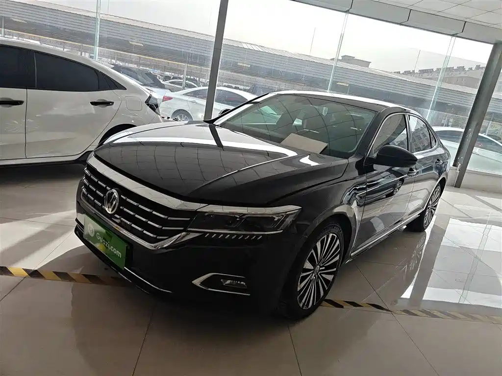Volkswagen Passat 2019 330TSI Luxury Edition China VI фото 2