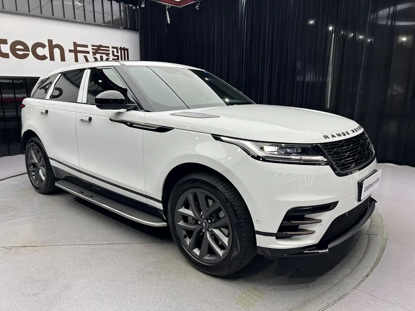 Land Rover Range Rover Velar 2024 Dynamic SE фото 3