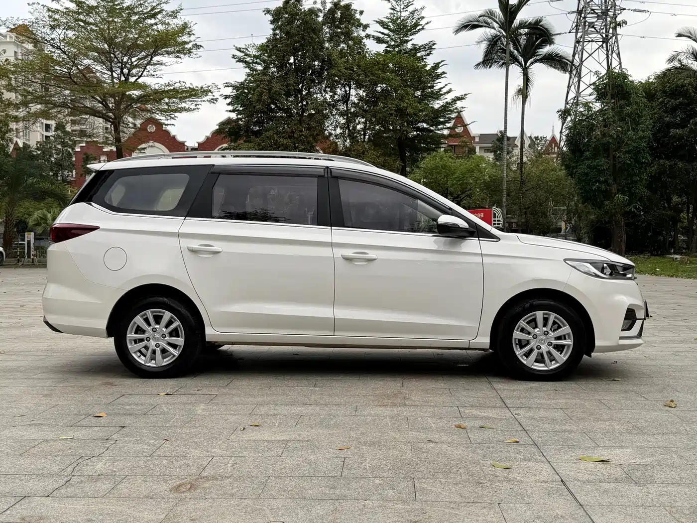 BAOJUN 360