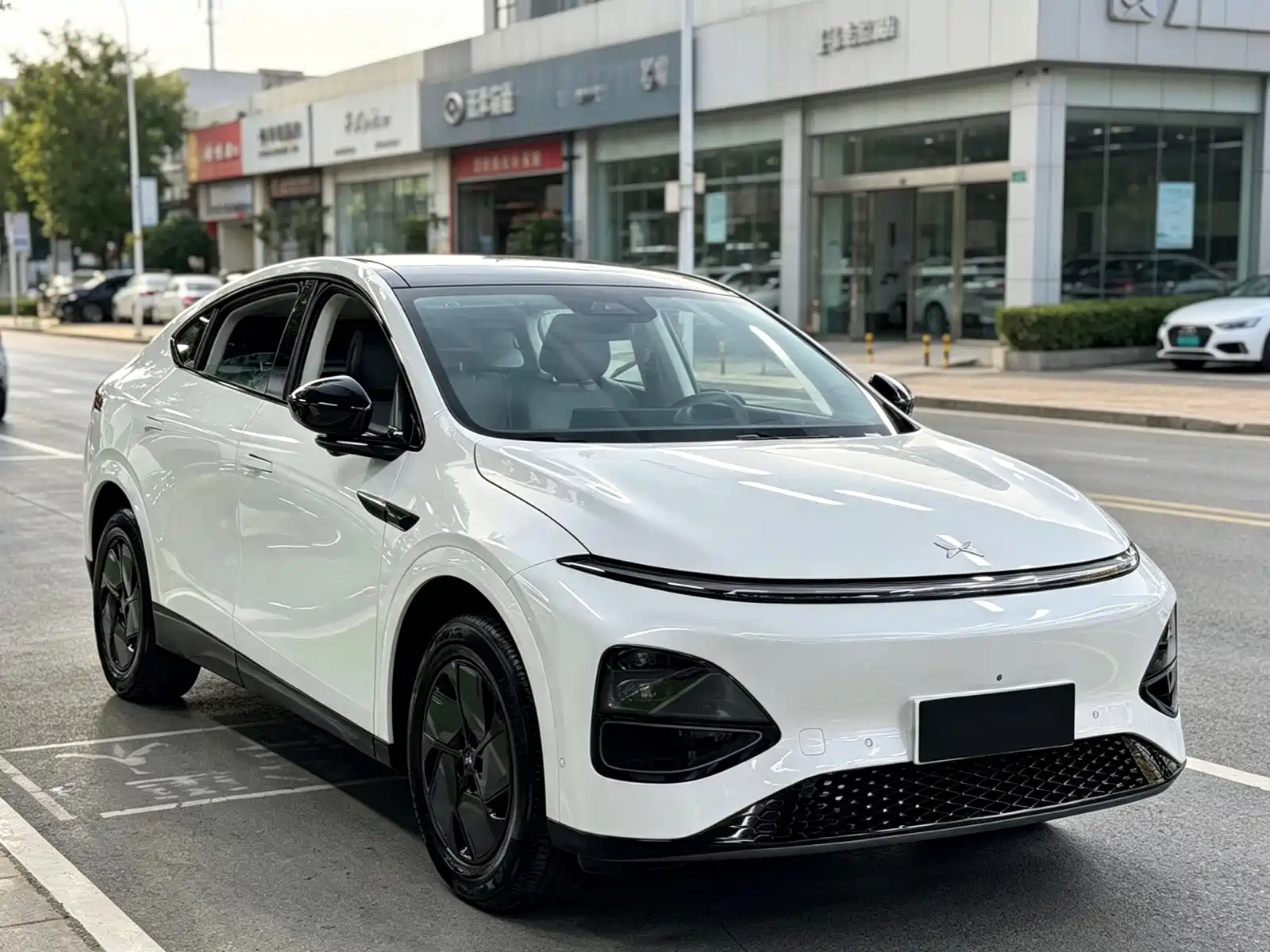 Photo 2 - XPeng G6