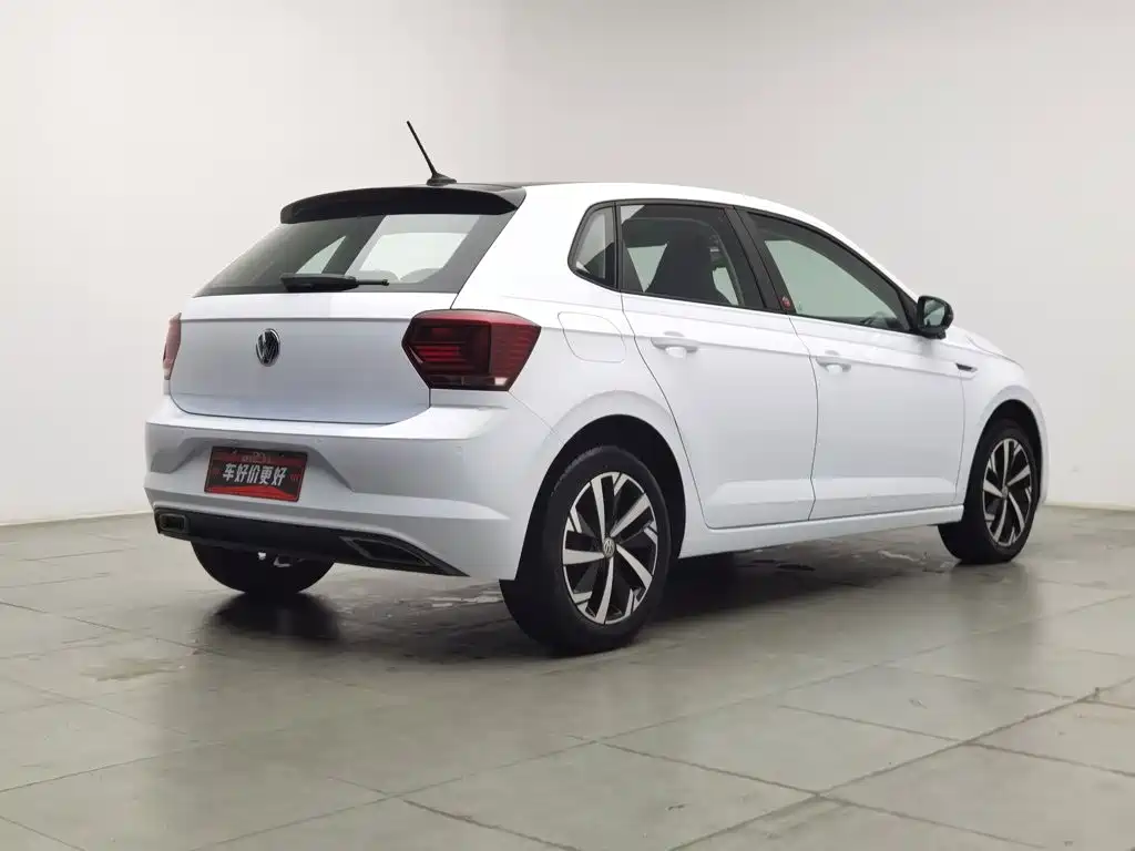 Фото 2 - Volkswagen Polo