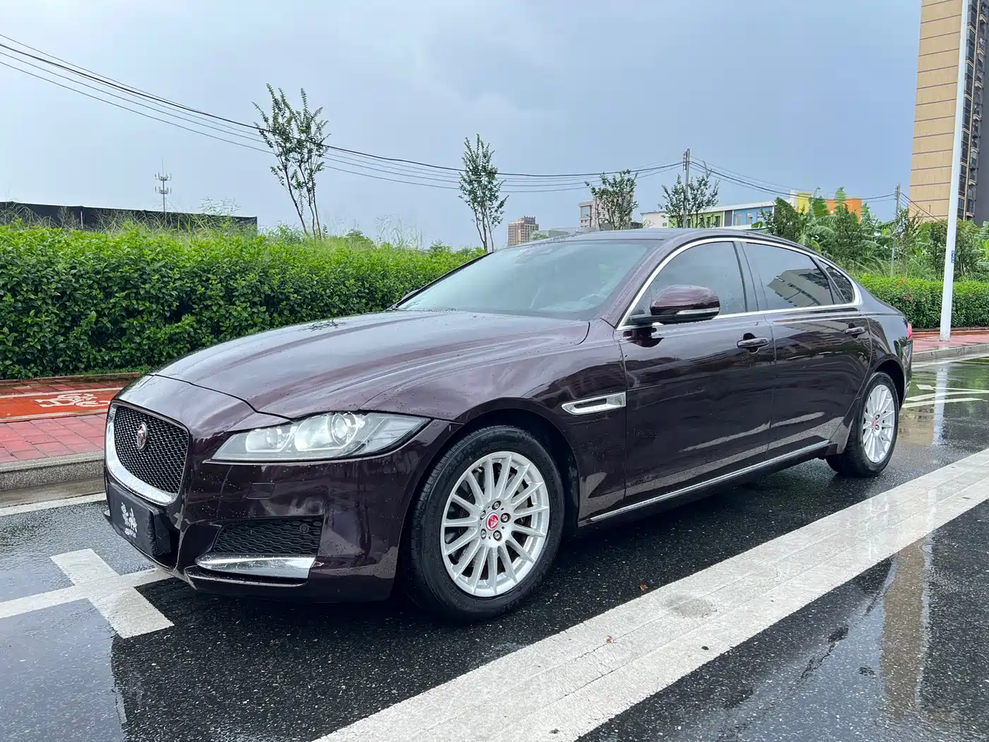 Photo 1 - Jaguar XFL