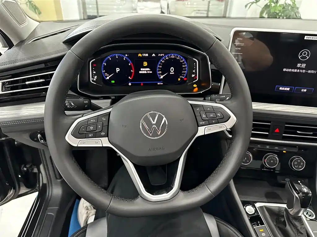 Photo 8 - Volkswagen Sagitar
