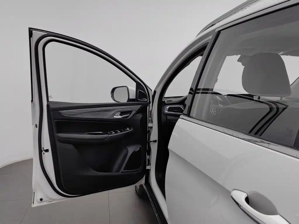 Фото 8 - Baojun 730
