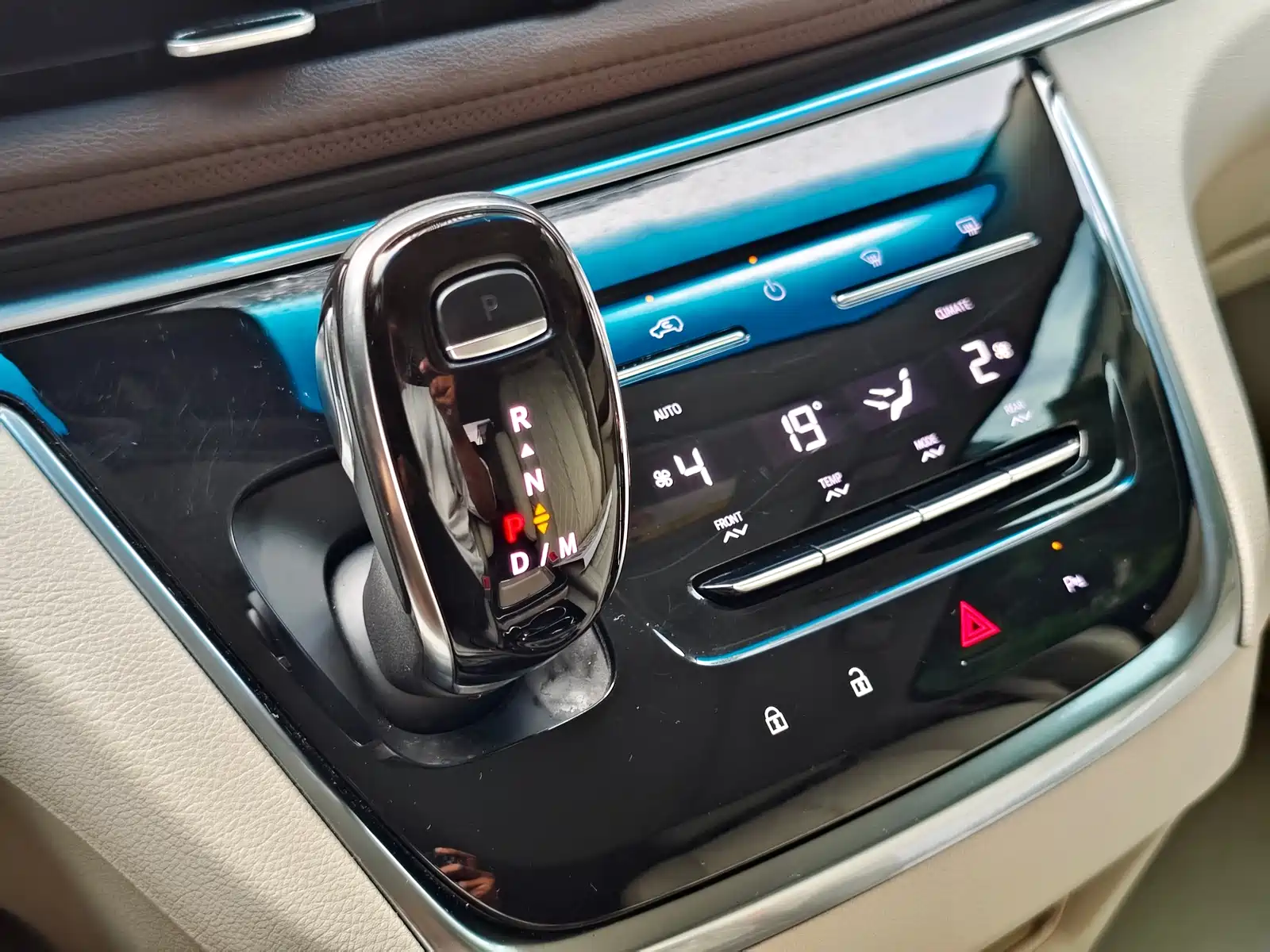 Photo 10 - Buick GL8