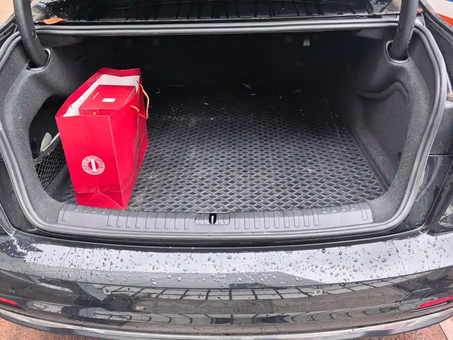 Photo 4 - Audi A6L