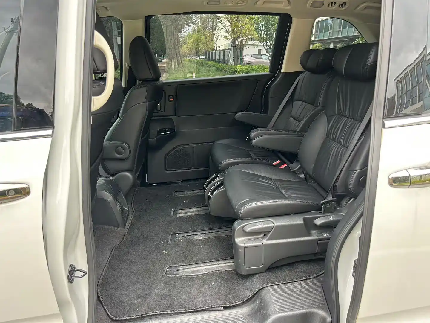 Photo 4 - Honda Odyssey