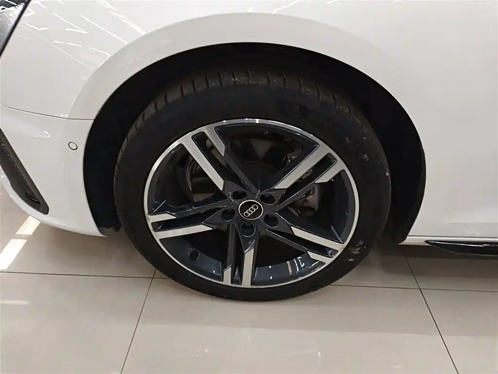 Audi A4L 2022 40 TFSI Luxury Dynamic фото 23