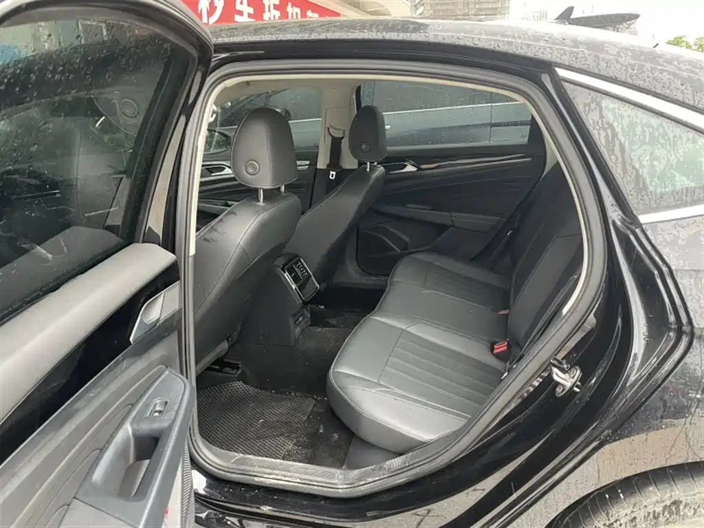 Фото 5 - Volkswagen Passat