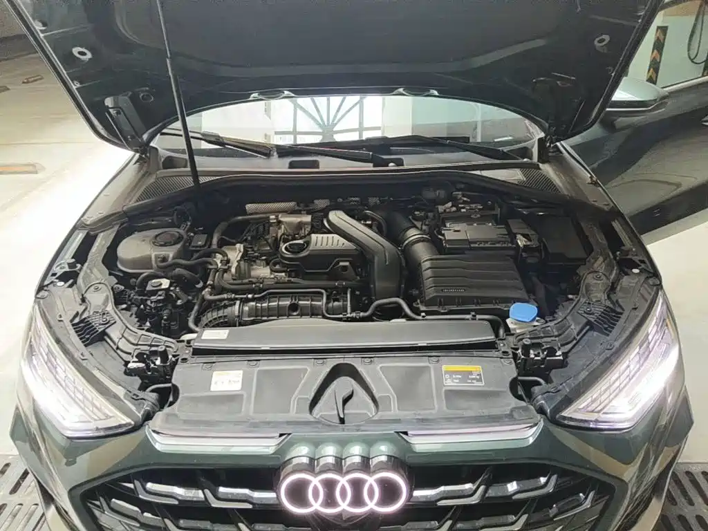 Audi A3 2026 2025 Facelift Sportback 35TFSI Flying Spur Premium