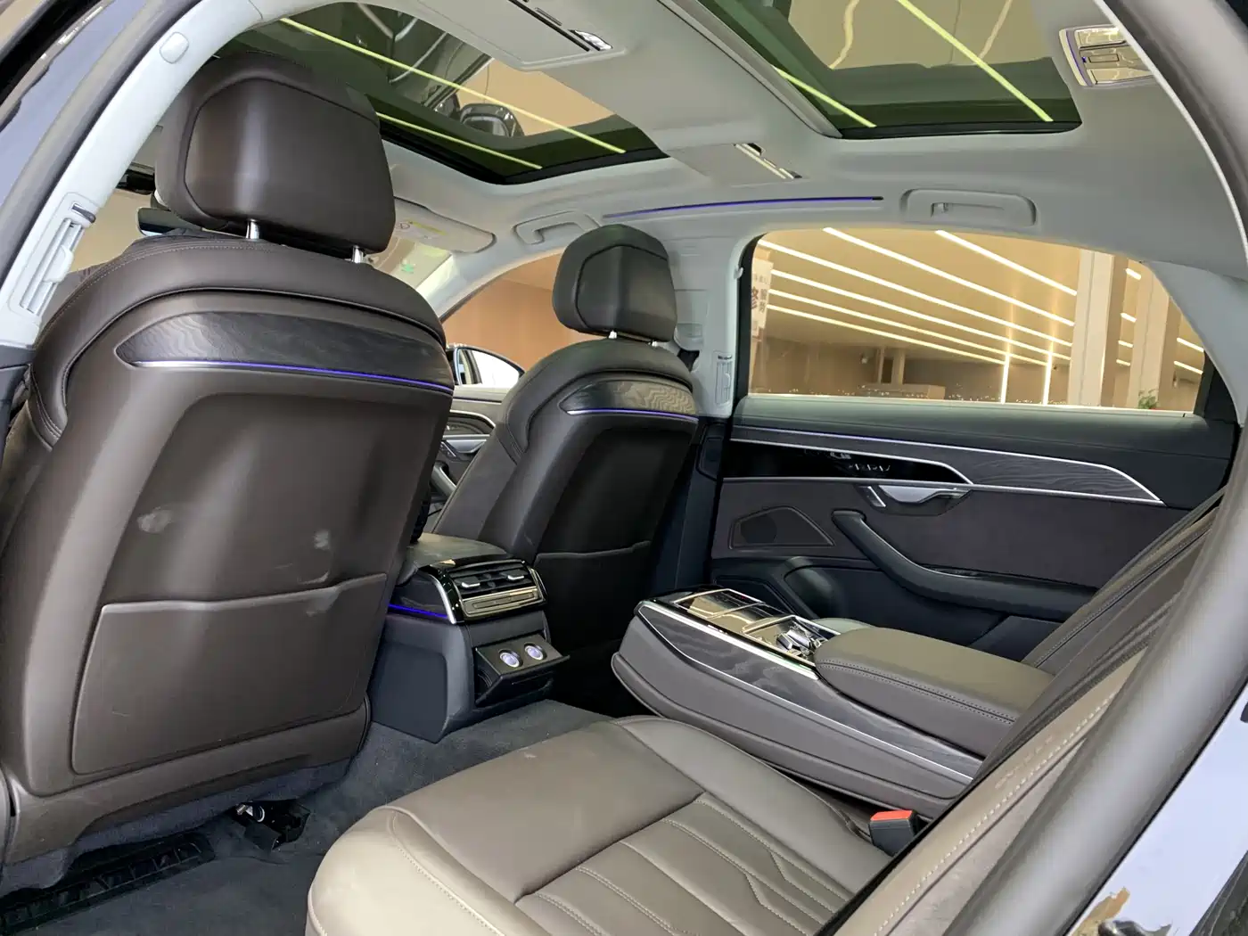 Audi A8 2023 A8L 45 TFSI quattro Luxury фото 20