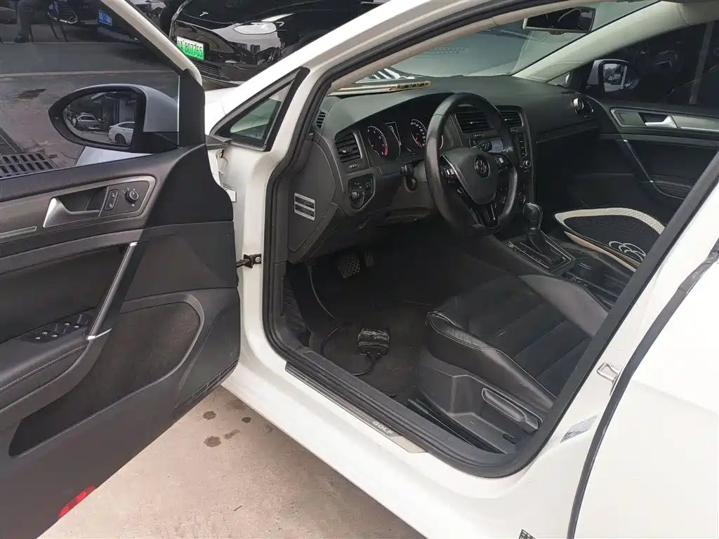 Volkswagen Golf 2016 230TSI Automatic Luxury фото 12