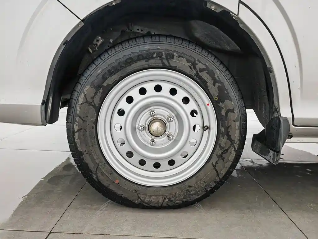 Foton Fengjing G5 2025 2023 2.0L Gasoline Commercial Travel Version Passenger Van 7/9-seater DAN20L