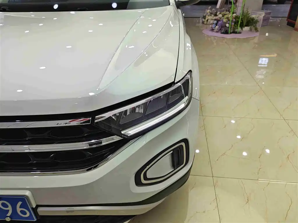 VOLKSWAGEN T-ROC EXPLORING SONGS