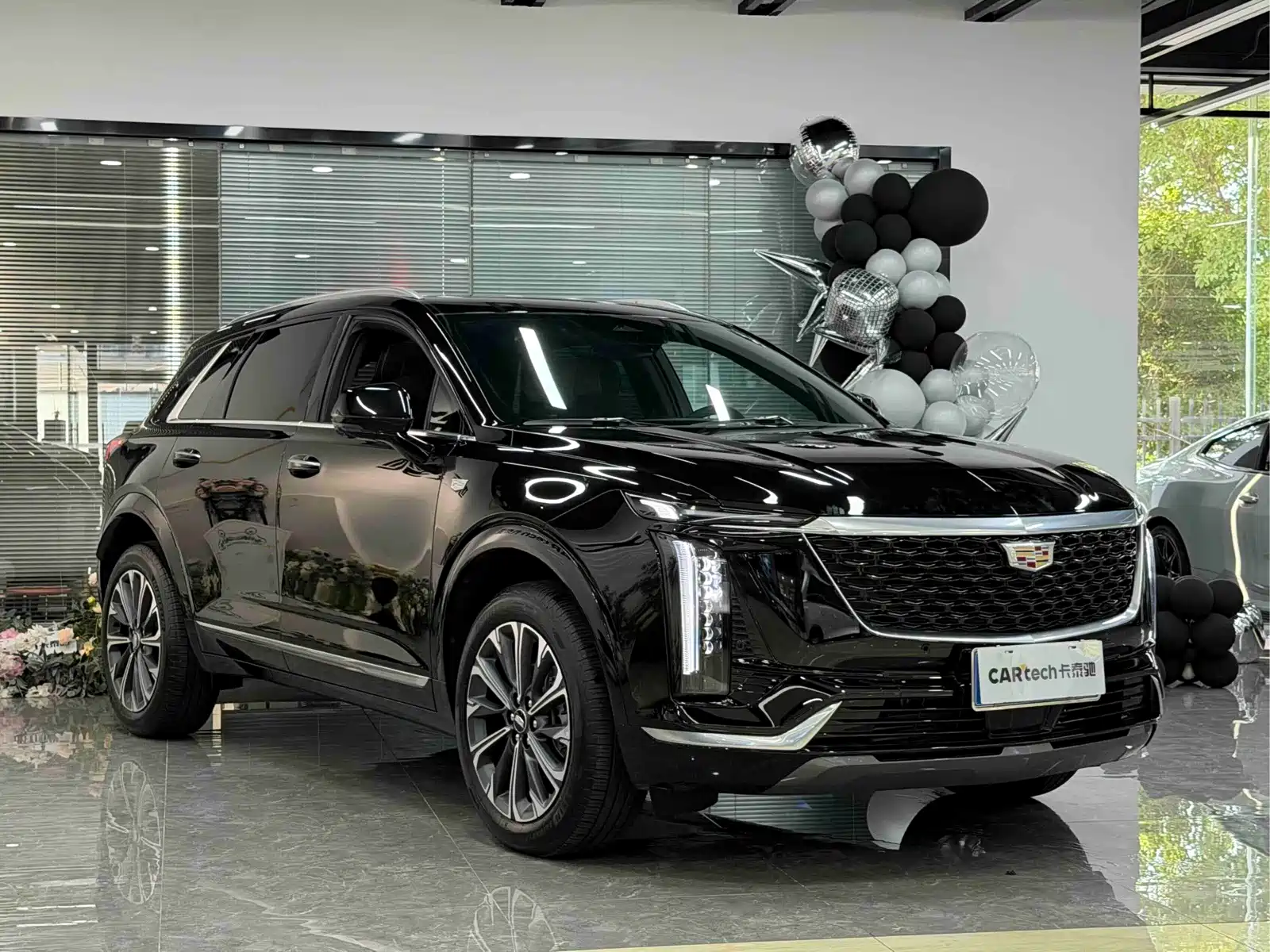 Фото 3 - Cadillac XT5