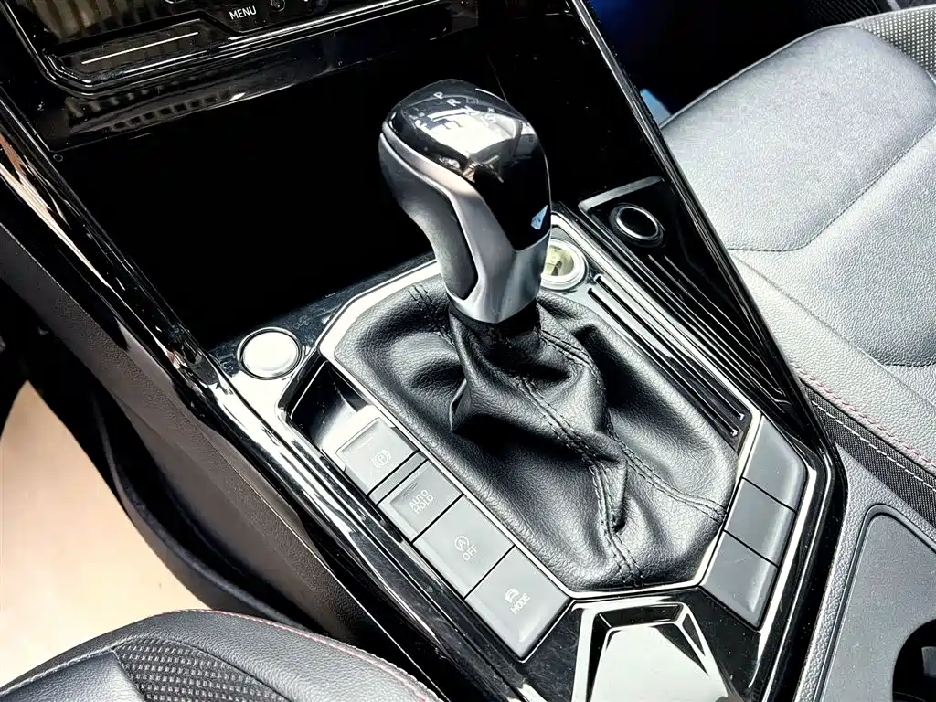 Volkswagen Tayron 2020 330TSI 2WD Luxury Smart Edition фото 18