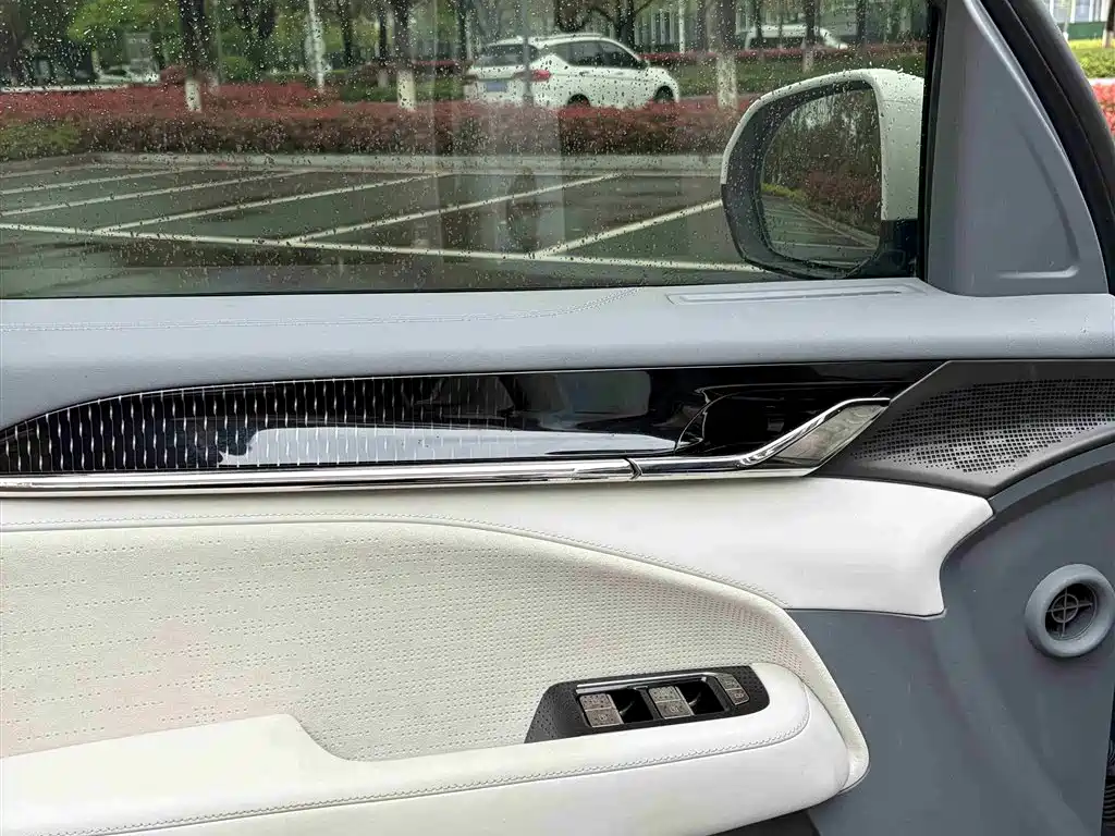 ZEEKR EXTREME KRYPTON 009